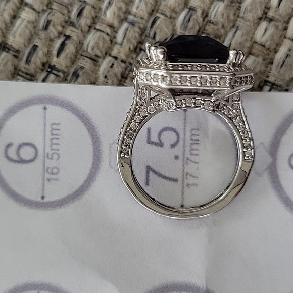 Ring - Picture 6 of 6